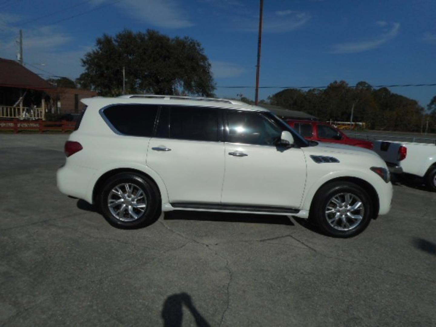 2013 WHITE INFINITI QX56 BASE (JN8AZ2NF0D9) , located at 1200 Cassat Avenue, Jacksonville, FL, 32205, (904) 695-1885, 30.302404, -81.731033 - Photo#6